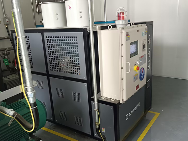 光刻膠原材料反應(yīng)罐防爆冷熱循環(huán)一體機「歐能機械」 其他行業(yè)控溫解決方案